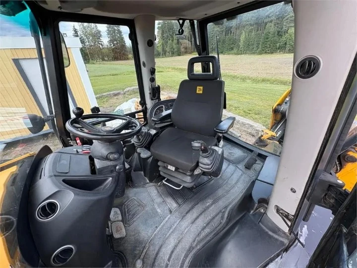 Багер JCB 4CX - изображение 5