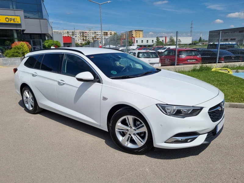 Opel Insignia SPORTS TOURER, снимка 1 - Автомобили и джипове - 47423981