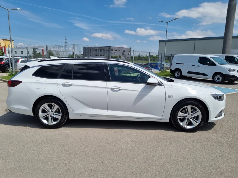 Opel Insignia SPORTS TOURER, снимка 8 - Автомобили и джипове - 47423981