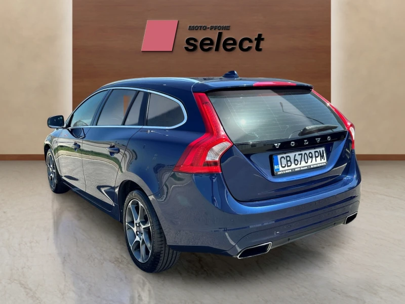 Volvo V60 2.0 D, снимка 8 - Автомобили и джипове - 48093494