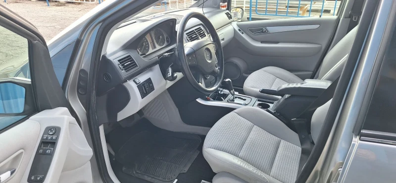 Mercedes-Benz B 170, снимка 7 - Автомобили и джипове - 52095342