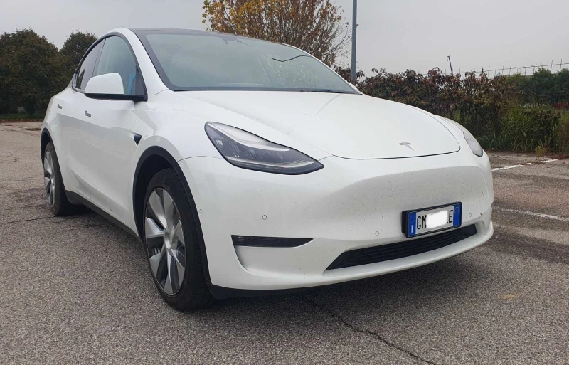 Tesla Model Y LONG RANGE AWD DUAL MOTOR, снимка 2 - Автомобили и джипове - 52241762