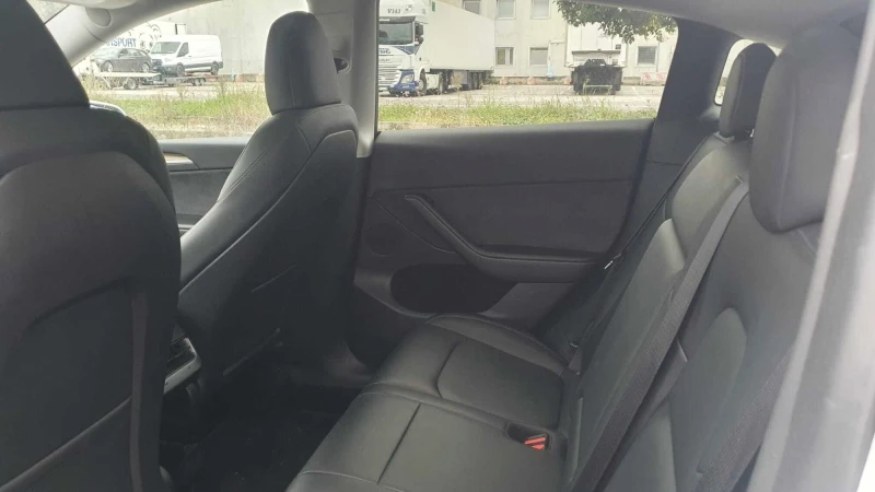 Tesla Model Y LONG RANGE AWD DUAL MOTOR, снимка 11 - Автомобили и джипове - 52241762