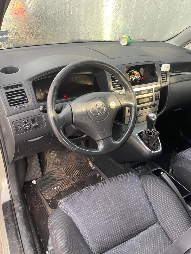 Toyota Corolla verso D-4D, снимка 2 - Автомобили и джипове - 52487997