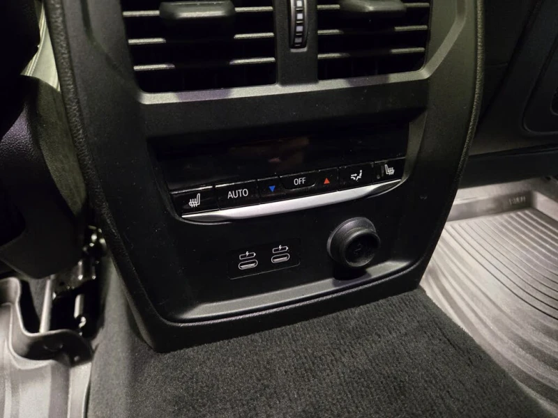 BMW 330 M-Package* CARFAX * АвтоКредит* (ЦЕНА ДО БГ), снимка 14 - Автомобили и джипове - 53502212