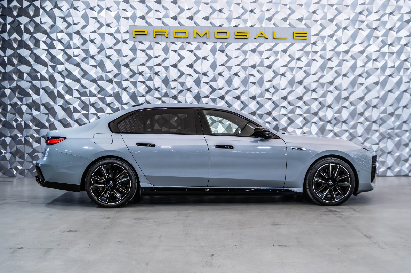 BMW 760 e xDrive * Theatre* Msport* Bowers&Wilkins - изображение 6