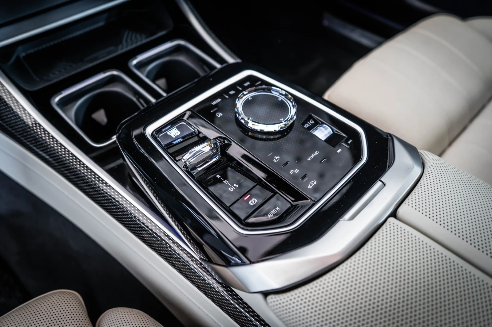 BMW 760 e xDrive * Theatre* Msport* Bowers&Wilkins - изображение 9