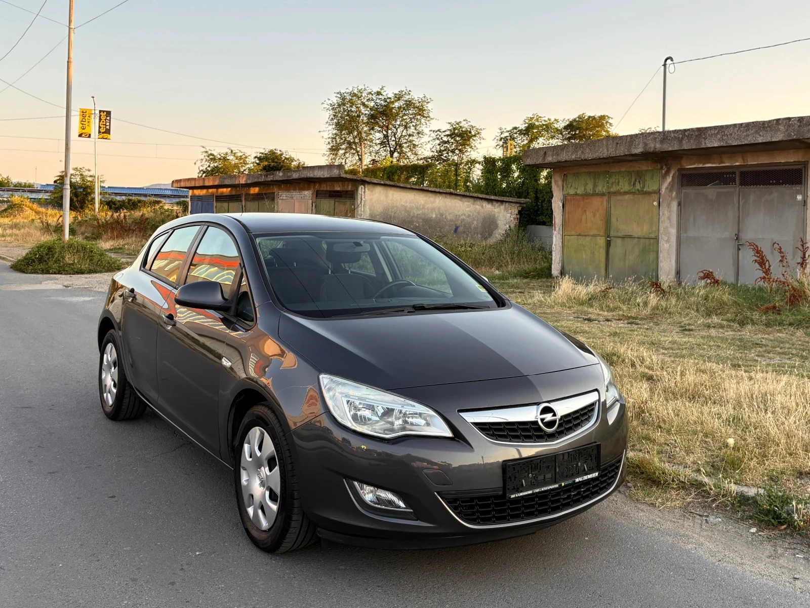 Opel Astra 1.4i 101к.с.* Рекаро* 171 000км*  - изображение 2