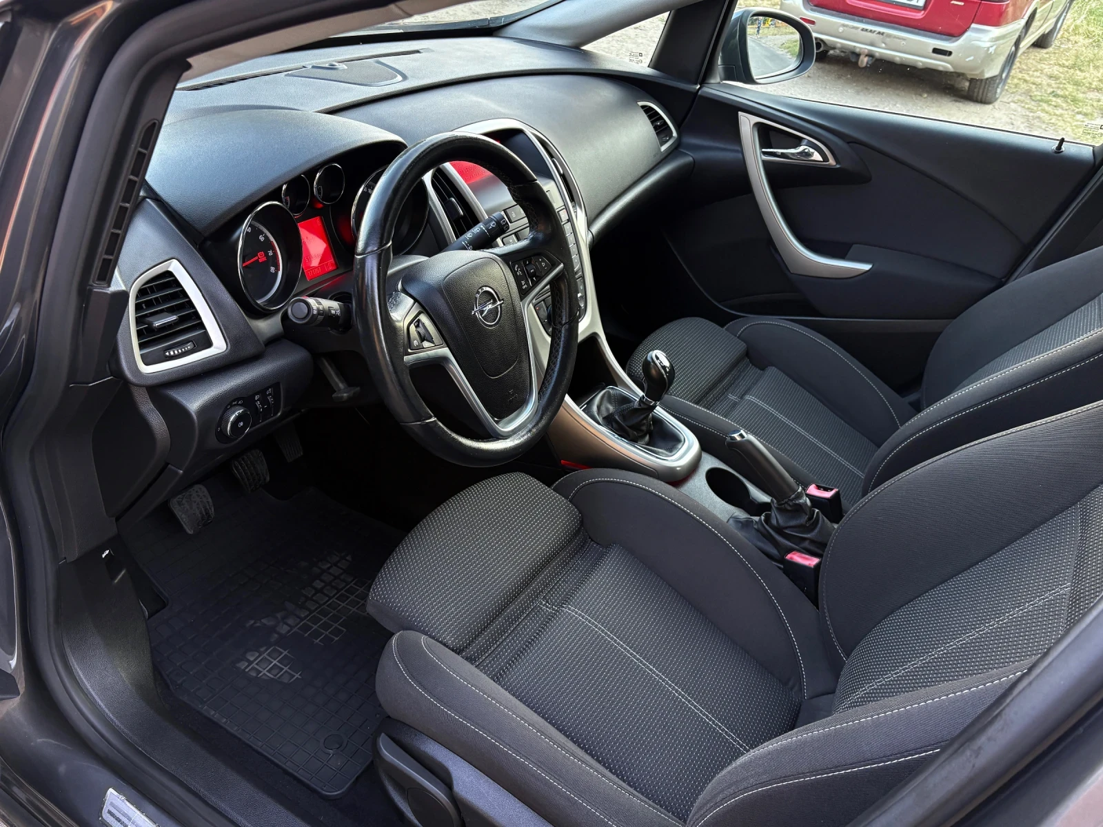 Opel Astra 1.4i 101к.с.* Рекаро* 171 000км*  - изображение 7