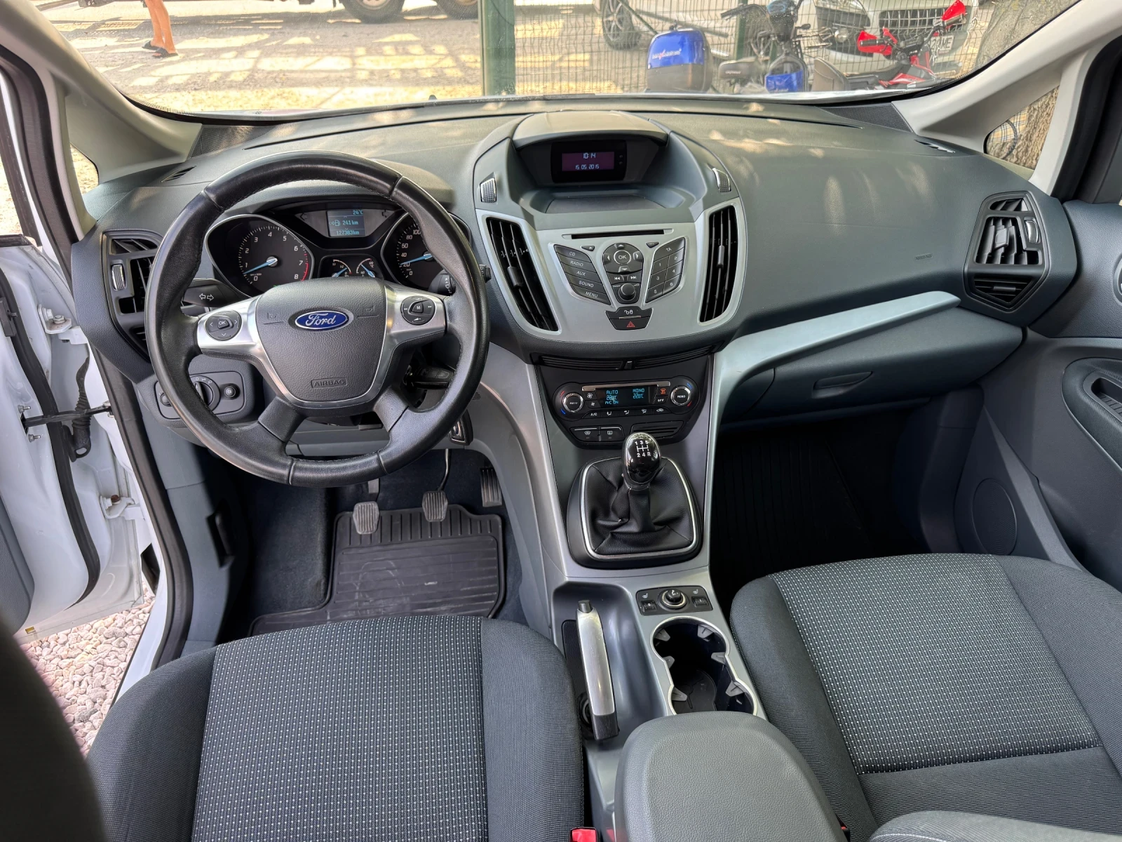 Ford C-max 1600 куб. - изображение 10