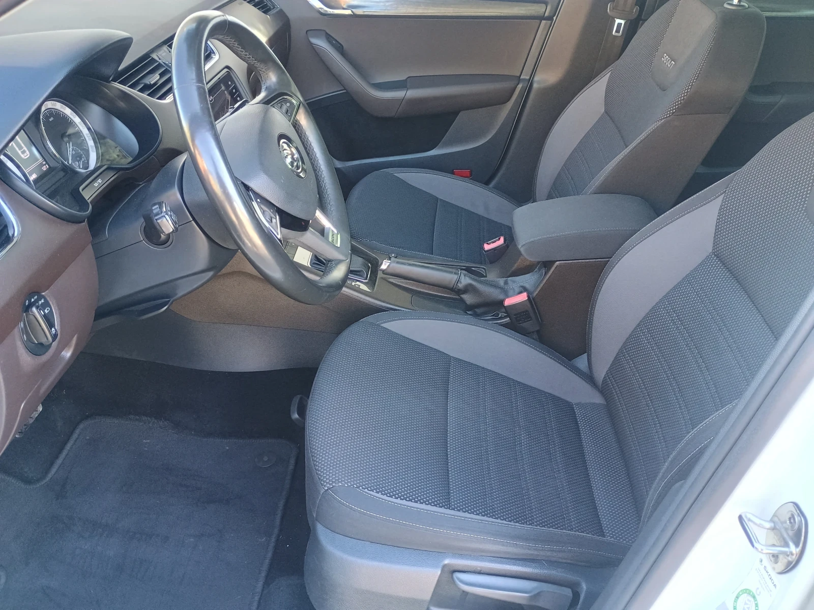 Skoda Octavia Scout 1.8t 4х4 - изображение 4