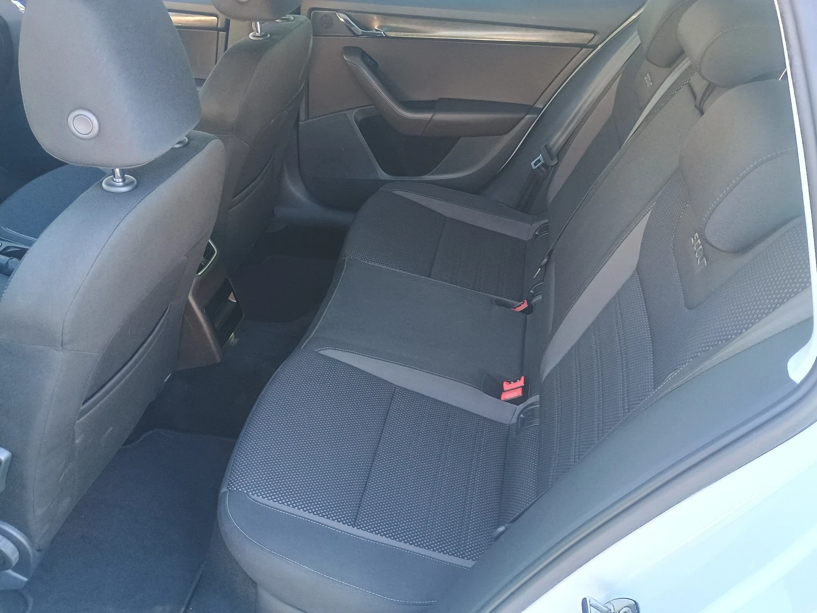 Skoda Octavia Scout 1.8t 4х4 - изображение 2