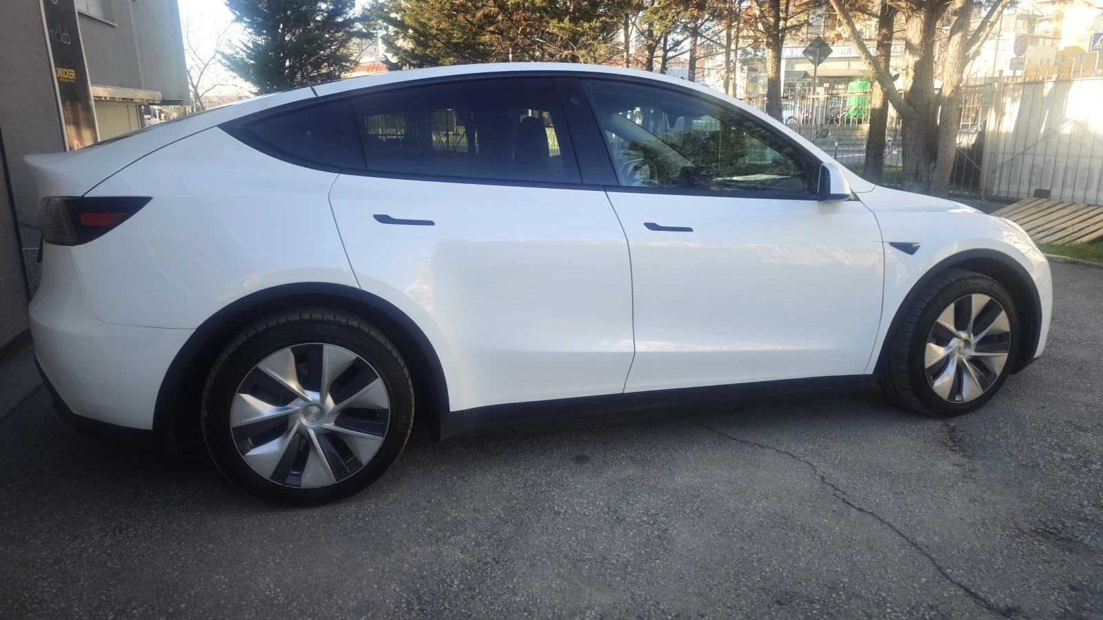 Tesla Model Y LONG RANGE AWD DUAL MOTOR | Mobile.bg � ����������� 5