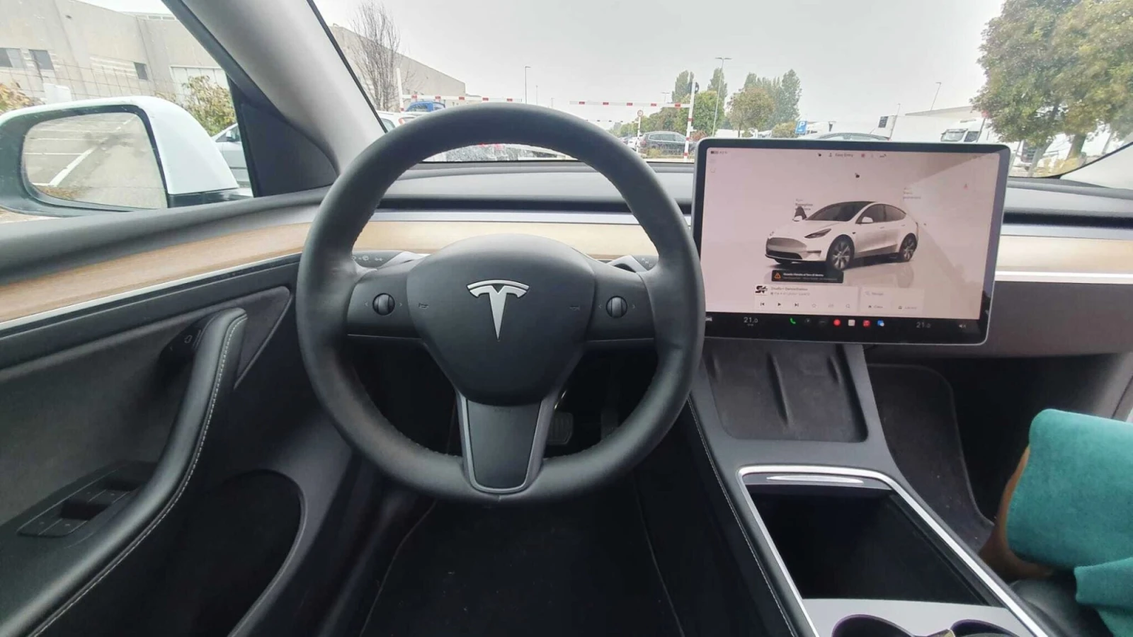 Tesla Model Y LONG RANGE AWD DUAL MOTOR - изображение 8