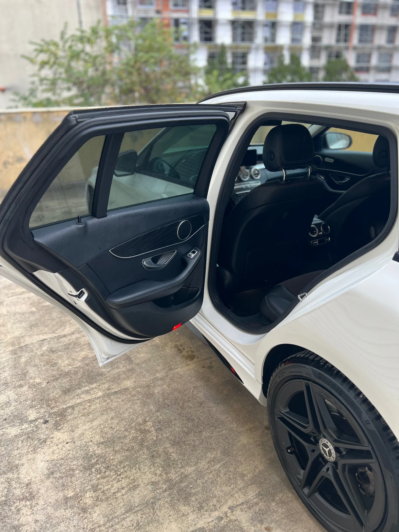 Mercedes-Benz C 220 D AMG 4MATIC - изображение 9