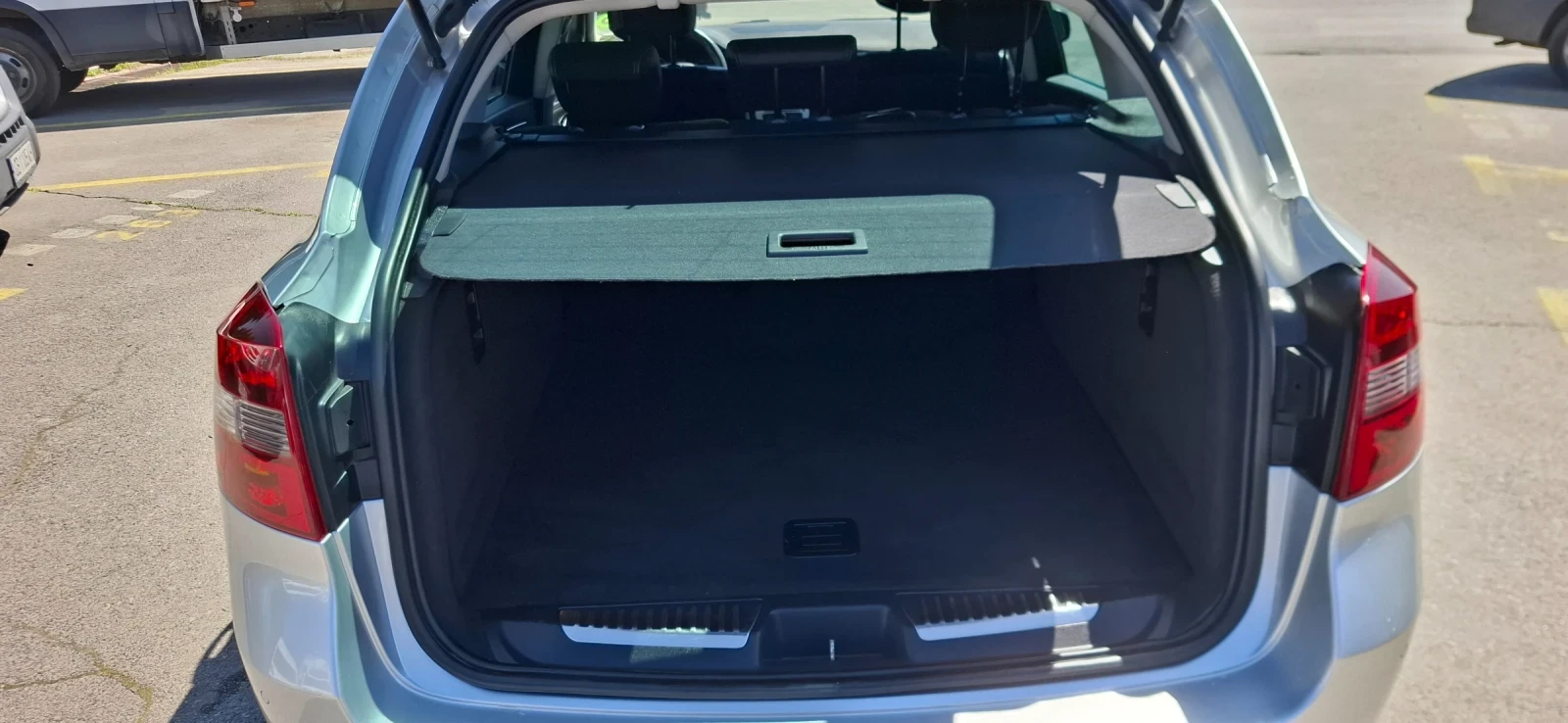 Renault Laguna 1.5dci Facelift limited Led , снимка 11 - Автомобили и джипове - 54336164