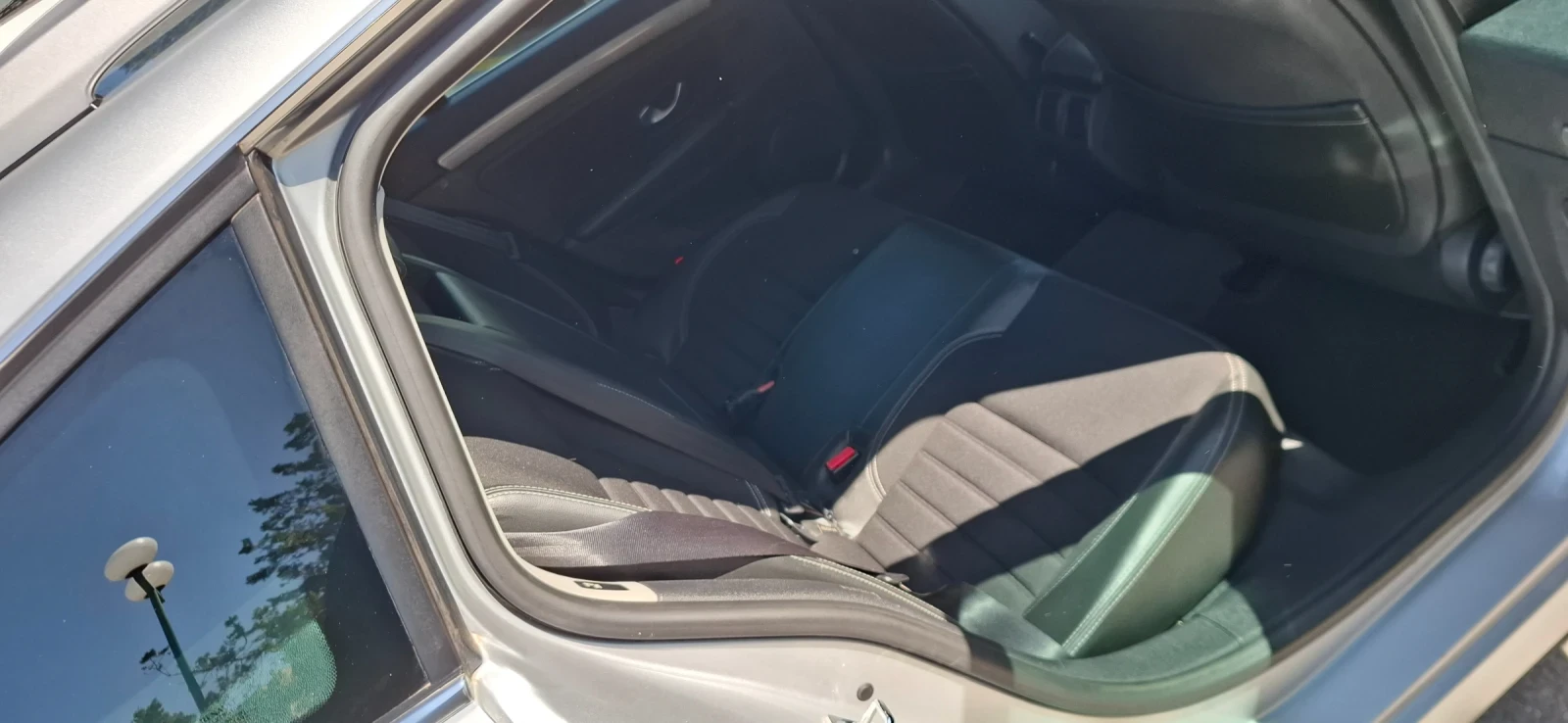 Renault Laguna 1.5dci Facelift limited Led , снимка 10 - Автомобили и джипове - 54336164