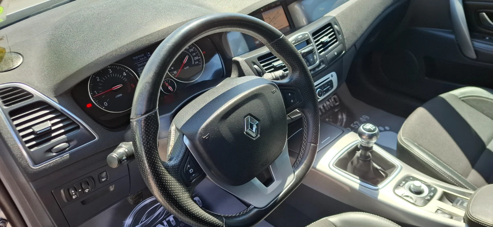 Renault Laguna 1.5dci Facelift limited Led , снимка 13 - Автомобили и джипове - 54336164