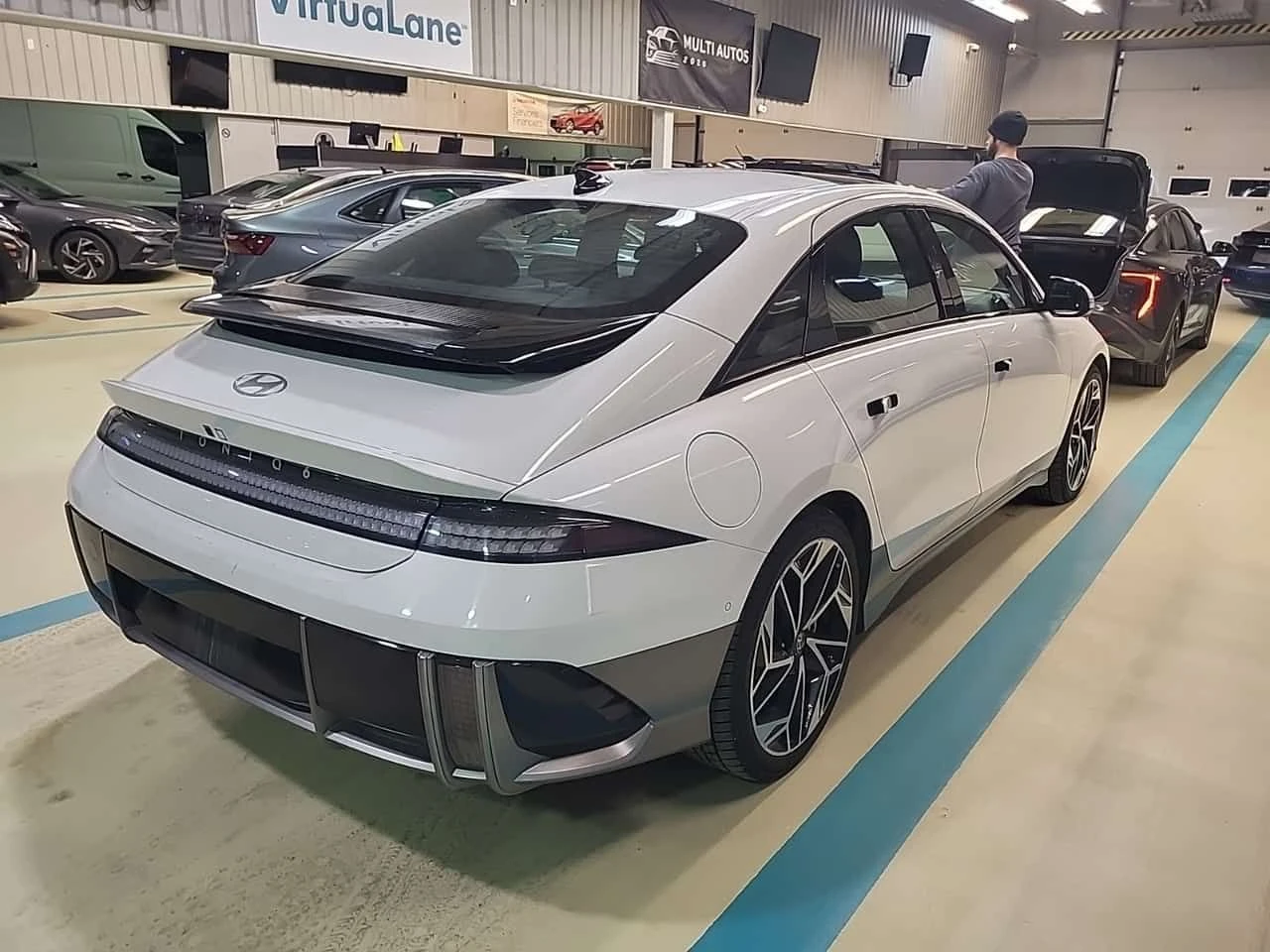 Hyundai Ioniq 6 * Preferred * 2 КЛЮЧА* PANO* ПОДГРЕВ* , снимка 4 - Автомобили и джипове - 54379895