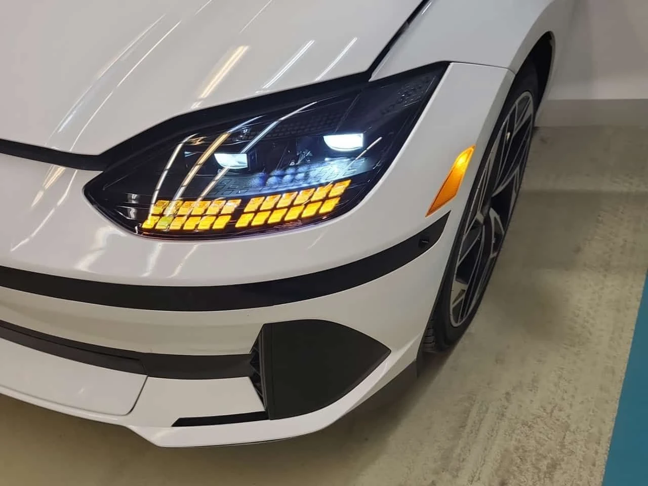 Hyundai Ioniq 6 * Preferred * 2 КЛЮЧА* PANO* ПОДГРЕВ* , снимка 13 - Автомобили и джипове - 54379895