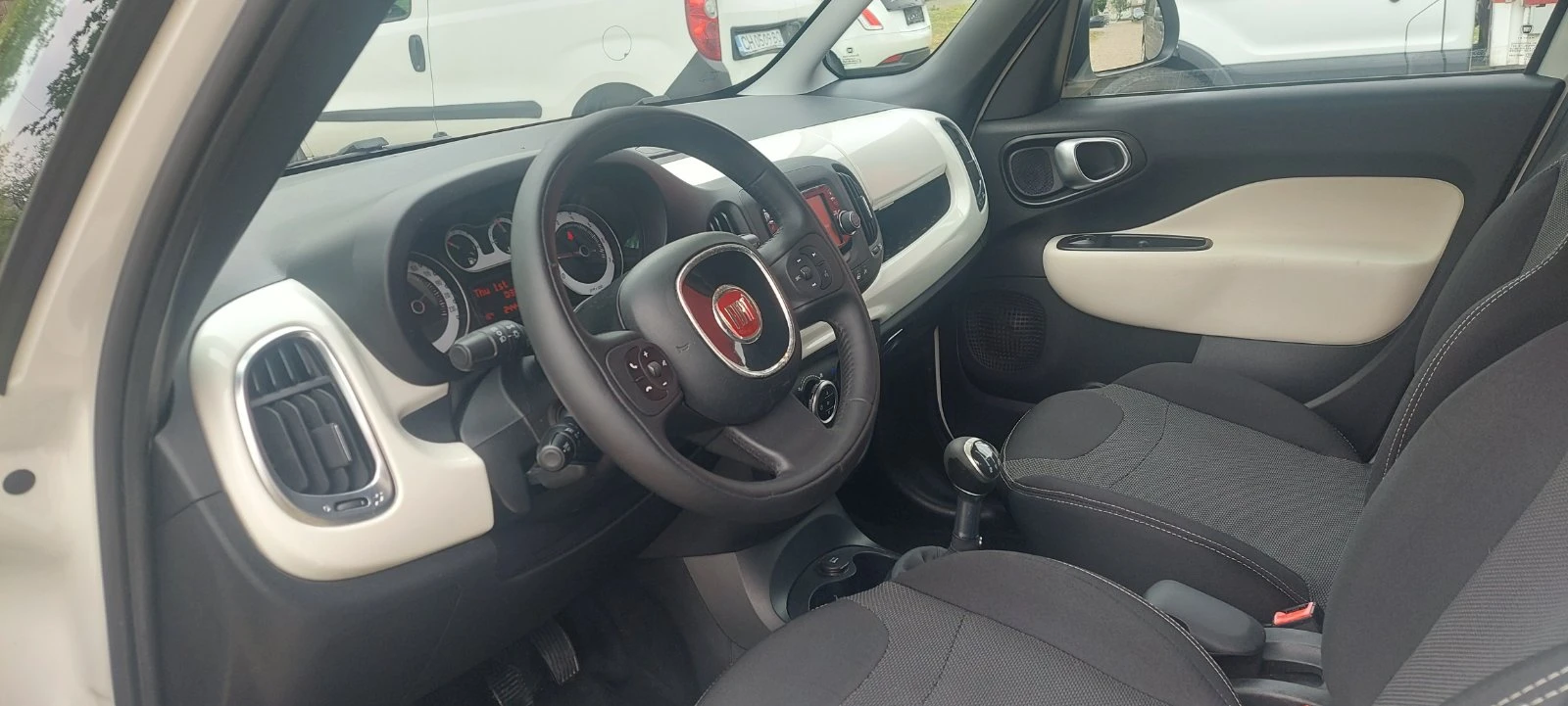 Fiat 500L 1.3 mjet клима EUR 6B, снимка 12 - Автомобили и джипове - 54512636