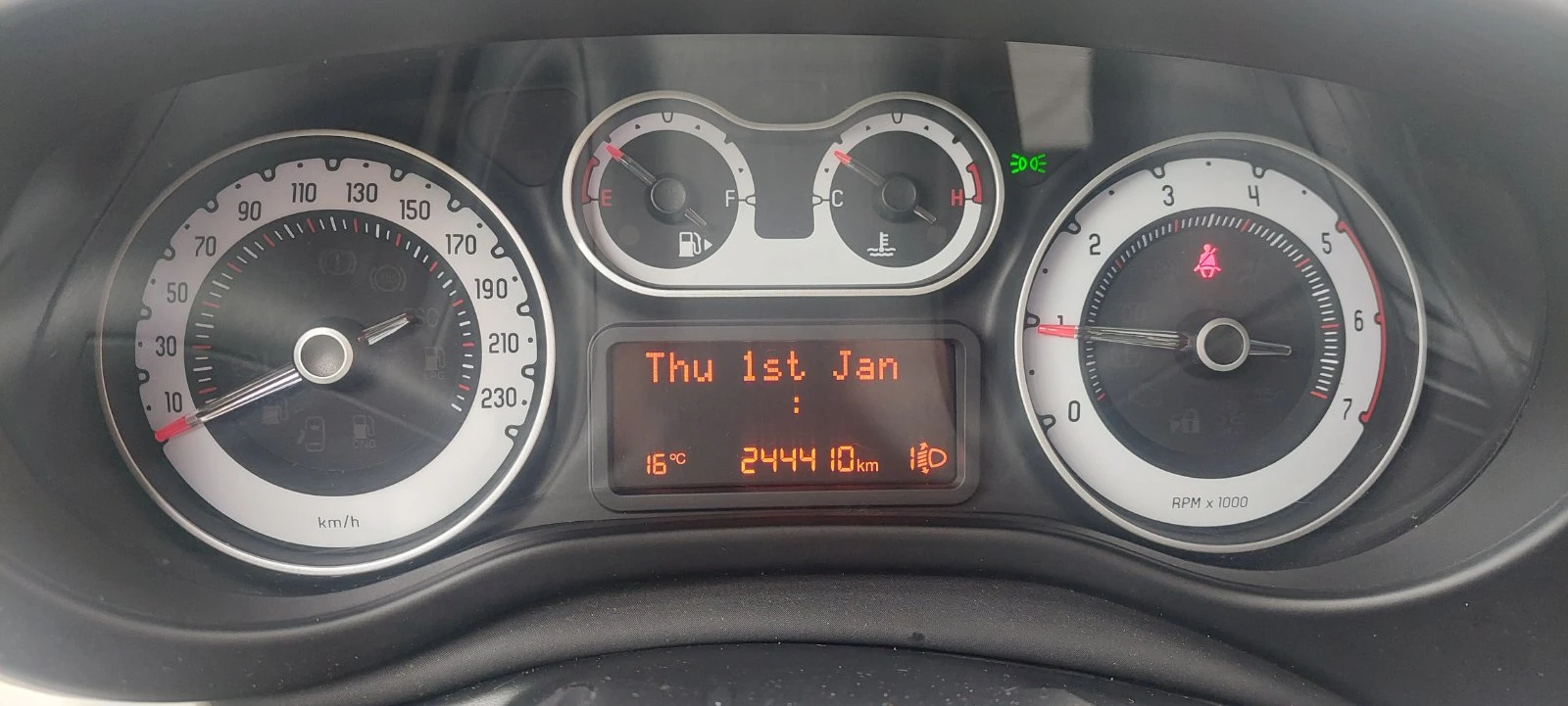 Fiat 500L 1.3 mjet клима EUR 6B, снимка 9 - Автомобили и джипове - 54512636