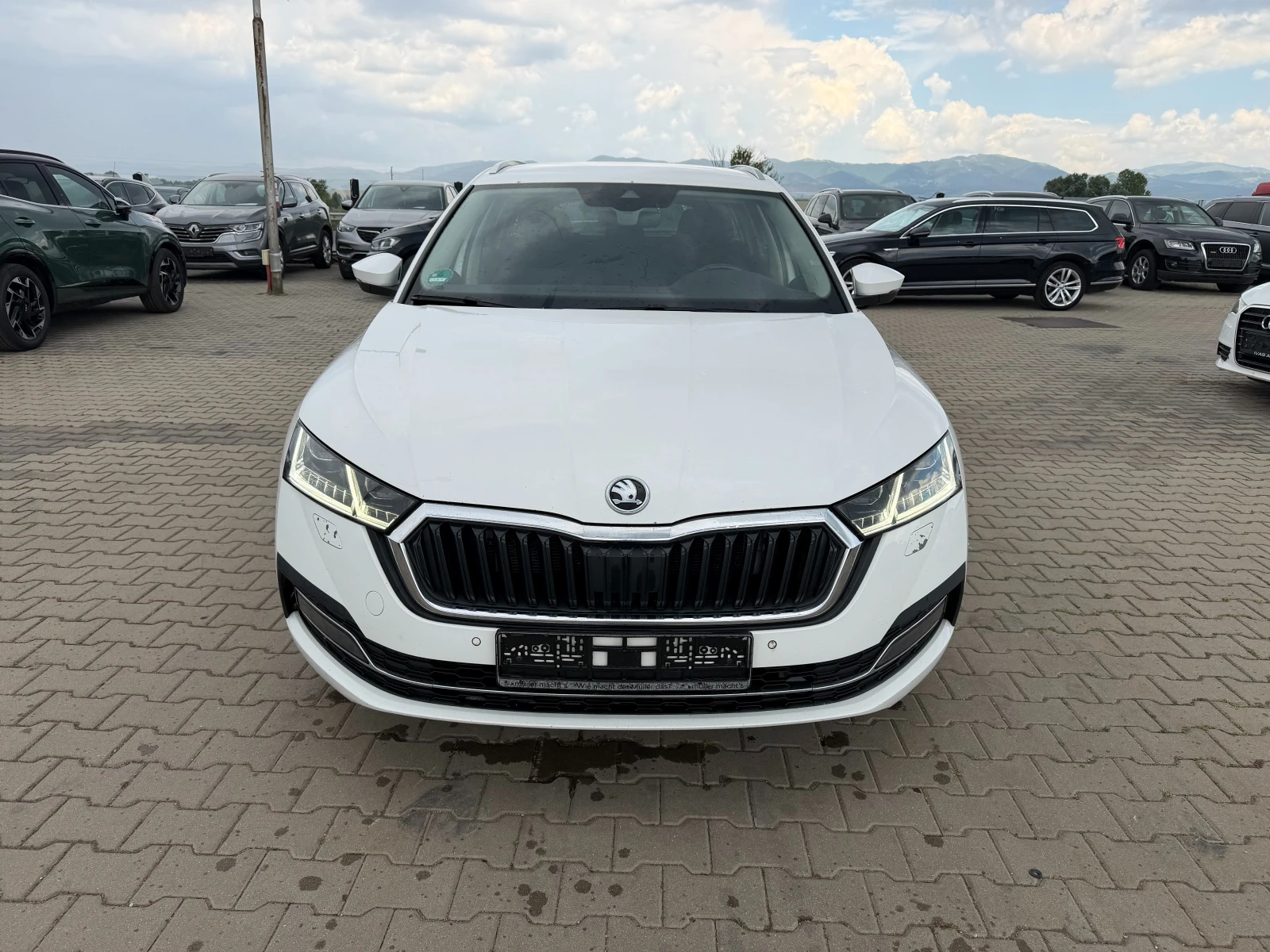 Skoda Octavia 2.0TDI AVTOMAT/NAVI/KAMERA EURO 6, снимка 3 - Автомобили и джипове - 54999125