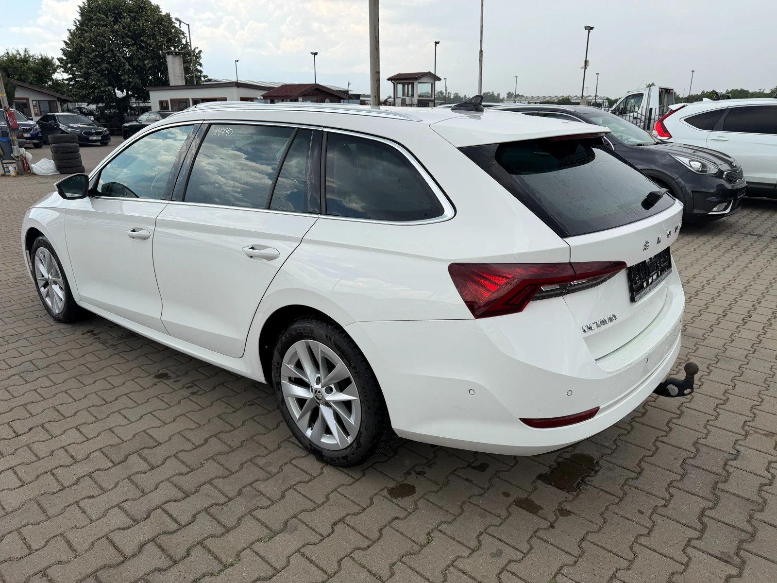Skoda Octavia 2.0TDI AVTOMAT/NAVI/KAMERA EURO 6, снимка 8 - Автомобили и джипове - 54999125