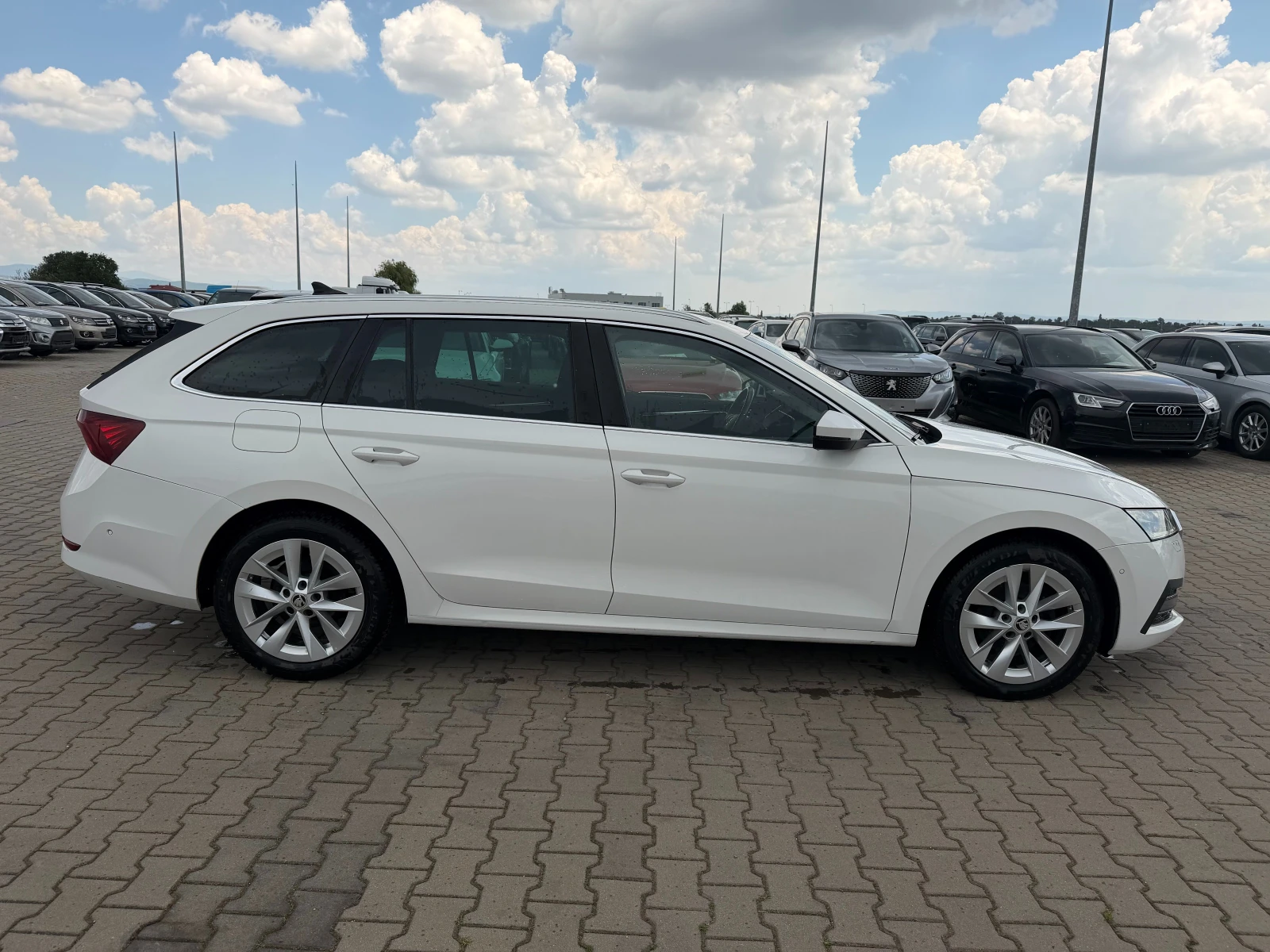 Skoda Octavia 2.0TDI AVTOMAT/NAVI/KAMERA EURO 6, снимка 5 - Автомобили и джипове - 54999125