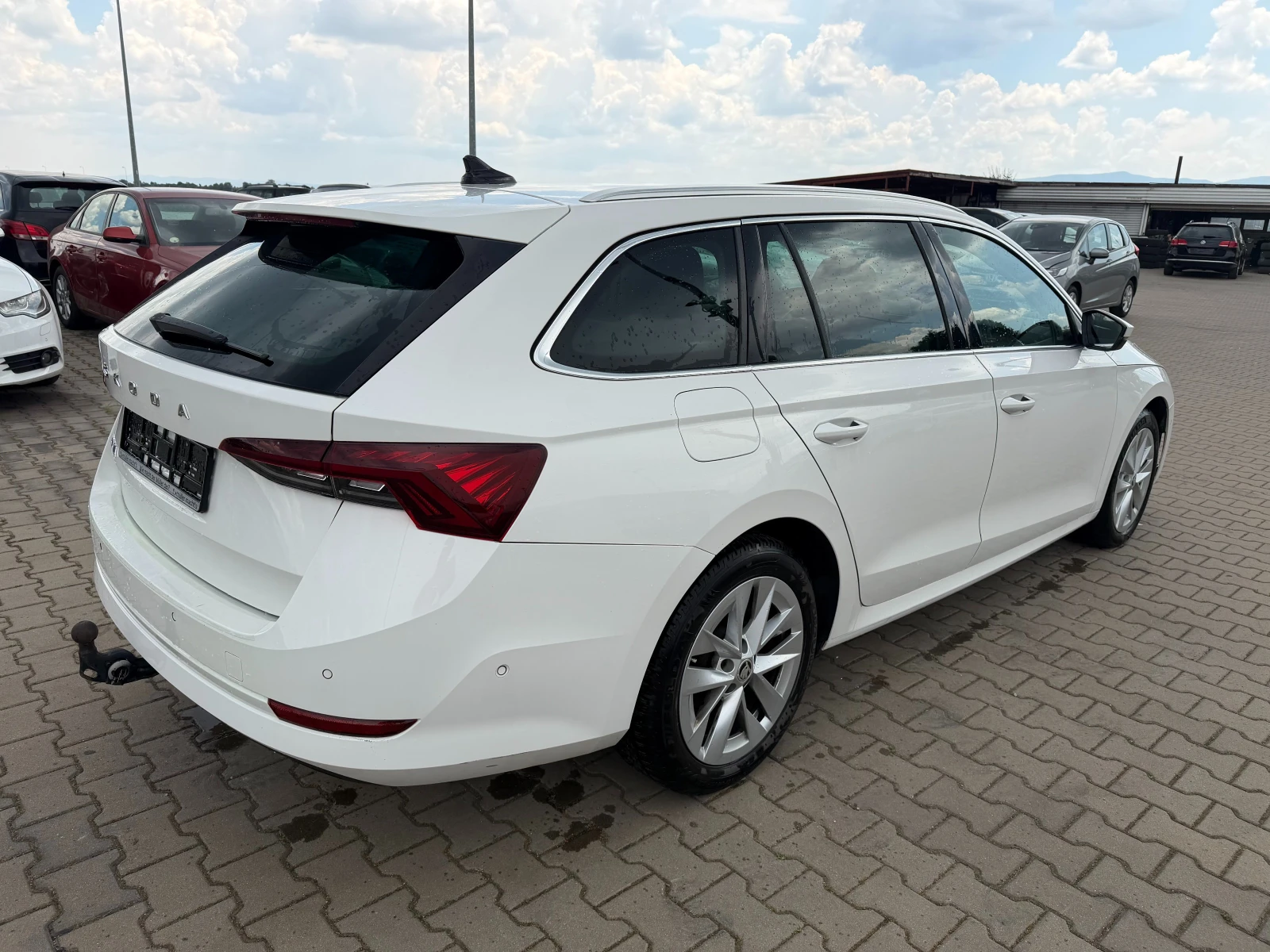 Skoda Octavia 2.0TDI AVTOMAT/NAVI/KAMERA EURO 6, снимка 6 - Автомобили и джипове - 54999125