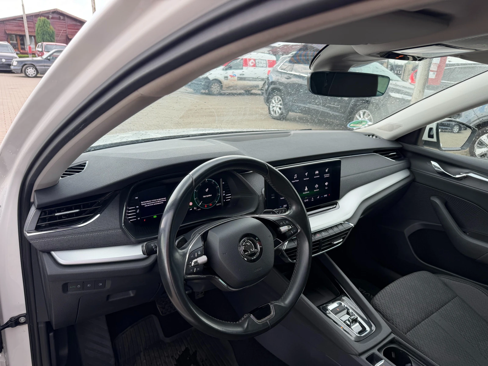 Skoda Octavia 2.0TDI AVTOMAT/NAVI/KAMERA EURO 6, снимка 11 - Автомобили и джипове - 54999125