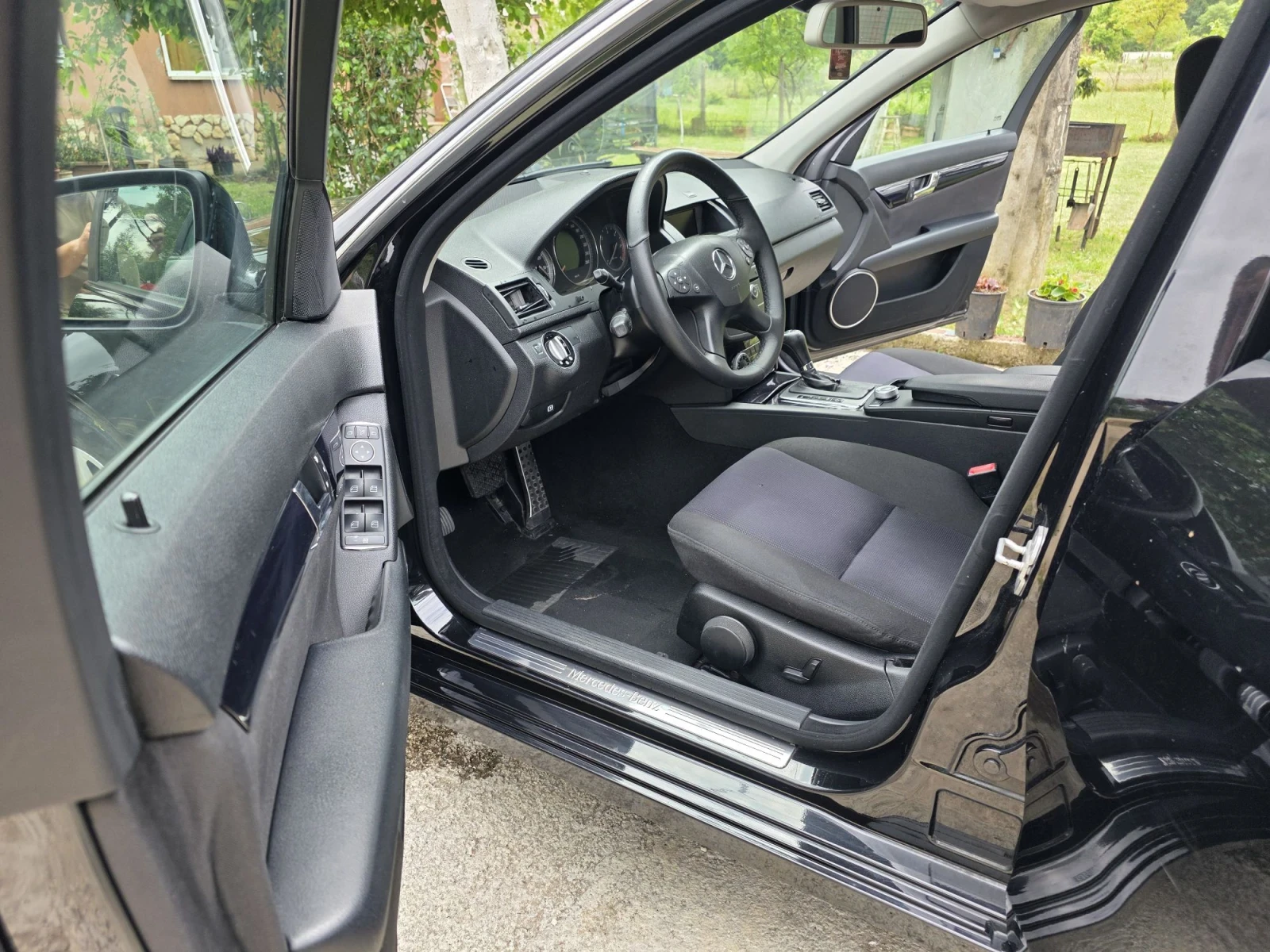 Mercedes-Benz C 220, снимка 11 - Автомобили и джипове - 55629369