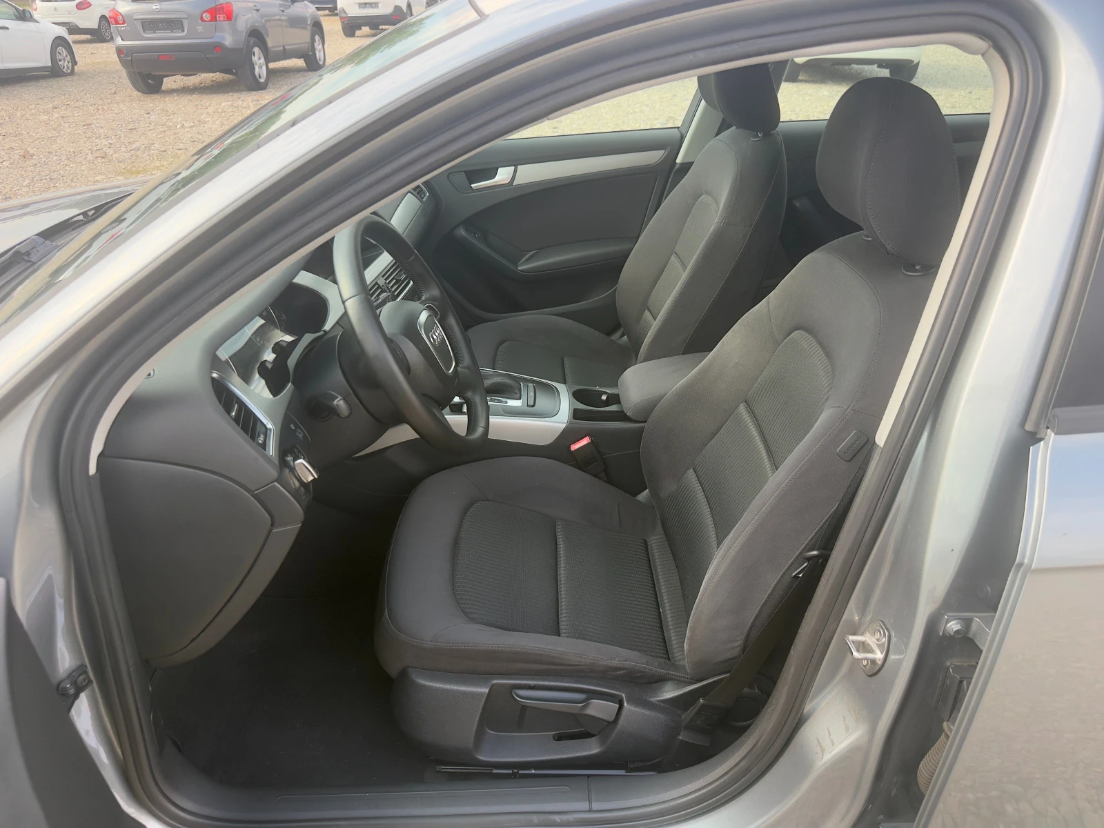 Audi A4 2.0 TDI Автоматик/Климатроник/Собствен лизинг, снимка 9 - Автомобили и джипове - 55571461