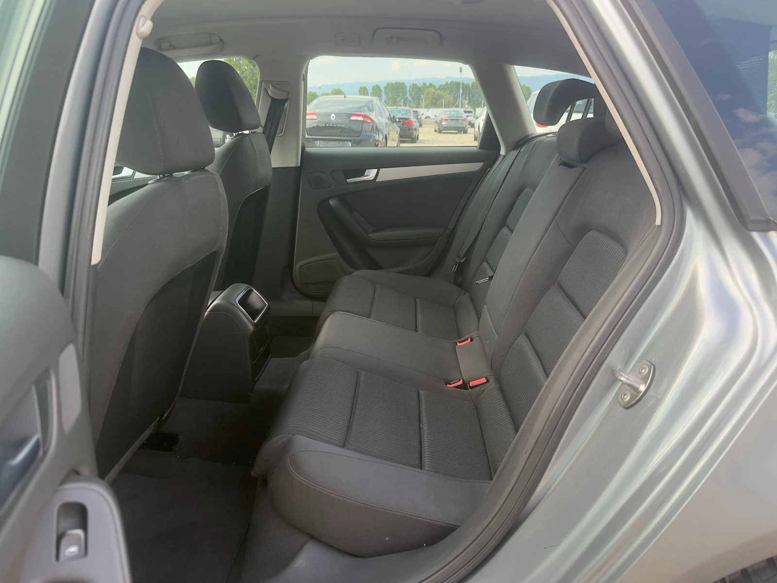 Audi A4 2.0 TDI Автоматик/Климатроник/Собствен лизинг, снимка 10 - Автомобили и джипове - 55571461
