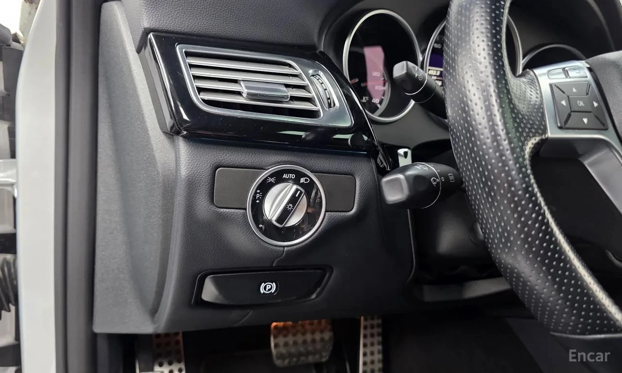 Mercedes-Benz CLS * CLS63 AMG * ЦЕНА ДО БГ, снимка 16 - Автомобили и джипове - 55822596