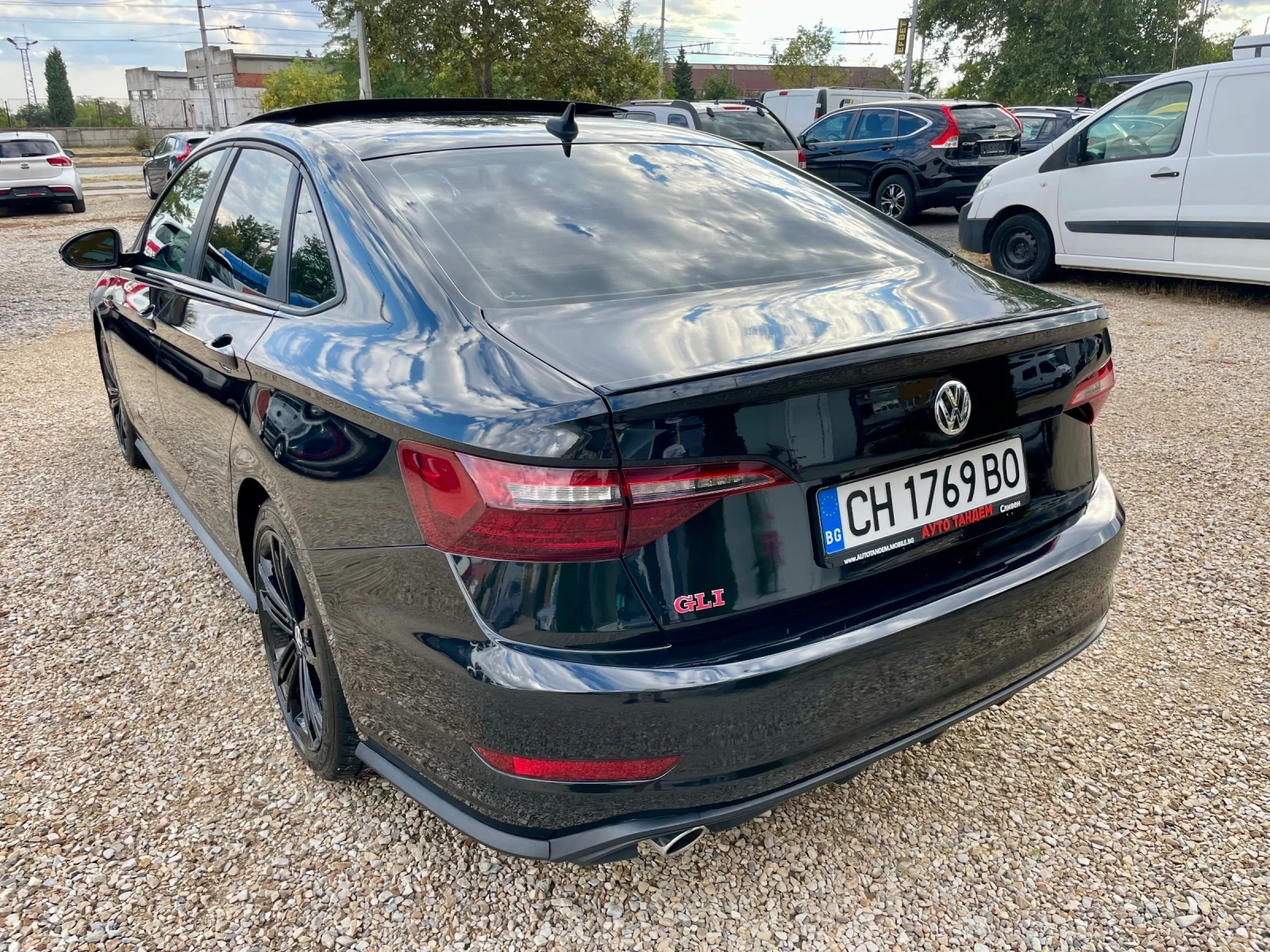VW Passat JETTA-FACE/2.0i-GTI= GLI/105x-km/УНИКАТ-КАТО НОВА, снимка 6 - Автомобили и джипове - 56081078