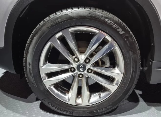 Kia Sorento 2.0 CRDi 4WD - изображение 5