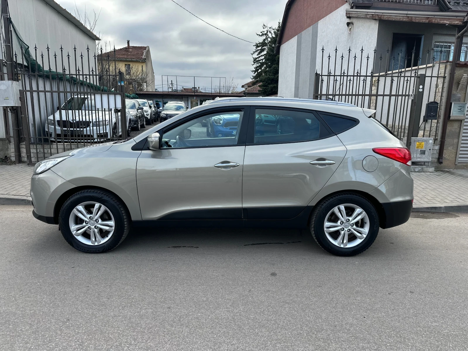 Hyundai IX35 -2.0 CRDi-4x4- Автоматик- Нов внос ШВЕЙЦАРИЯ - изображение 5