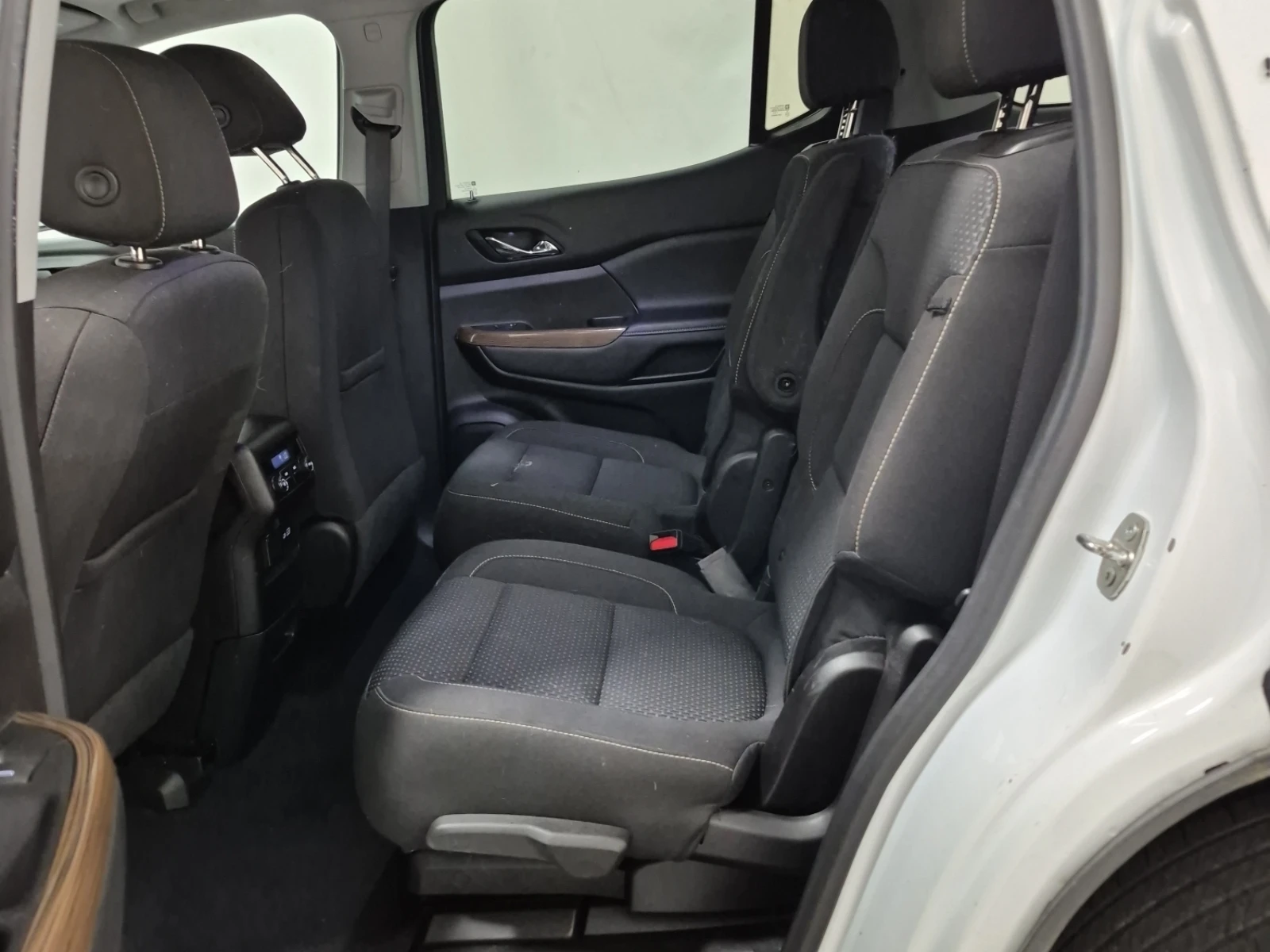 Gmc Acadia AWD 4dr SLE - изображение 10