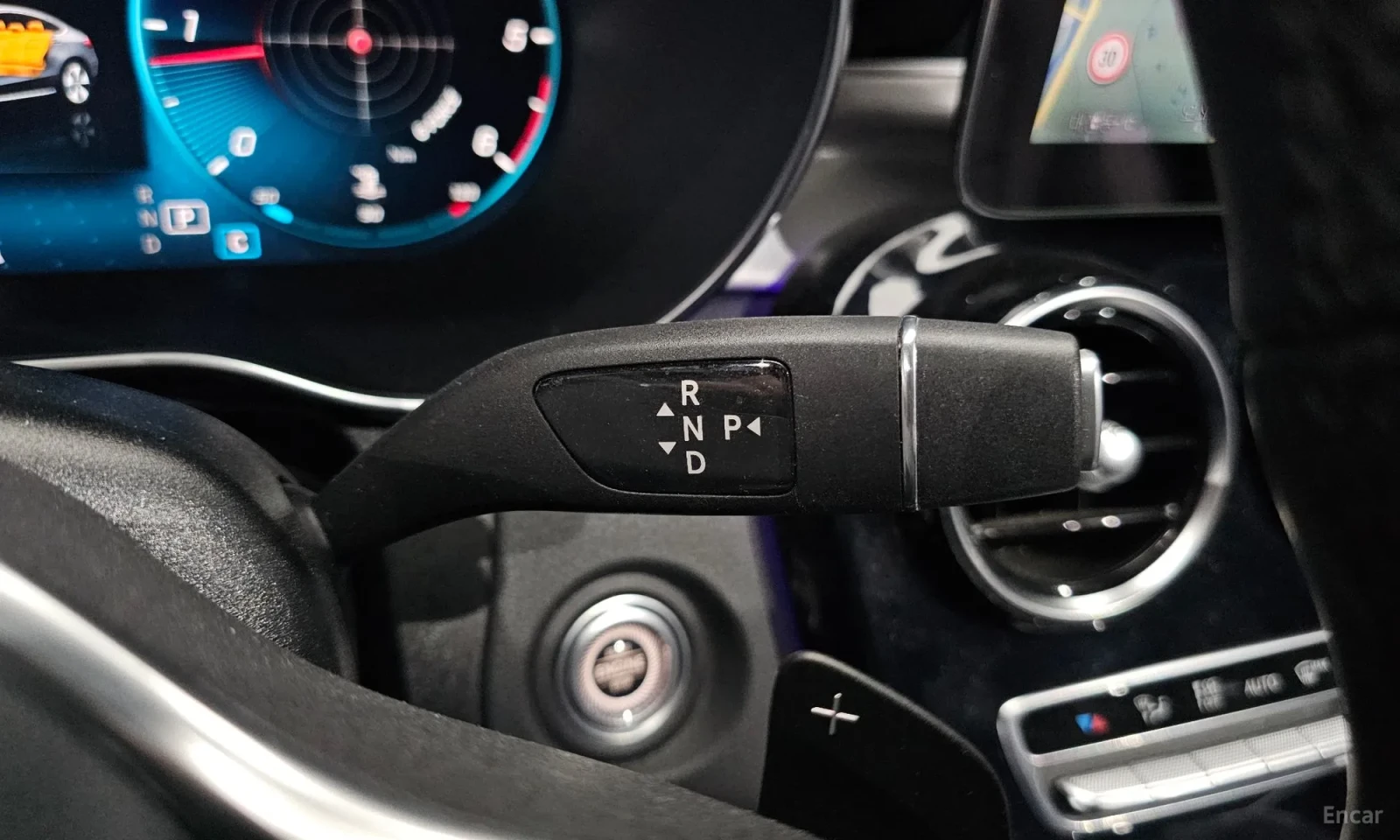 Mercedes-Benz GLC 220, снимка 9 - Автомобили и джипове - 55282634