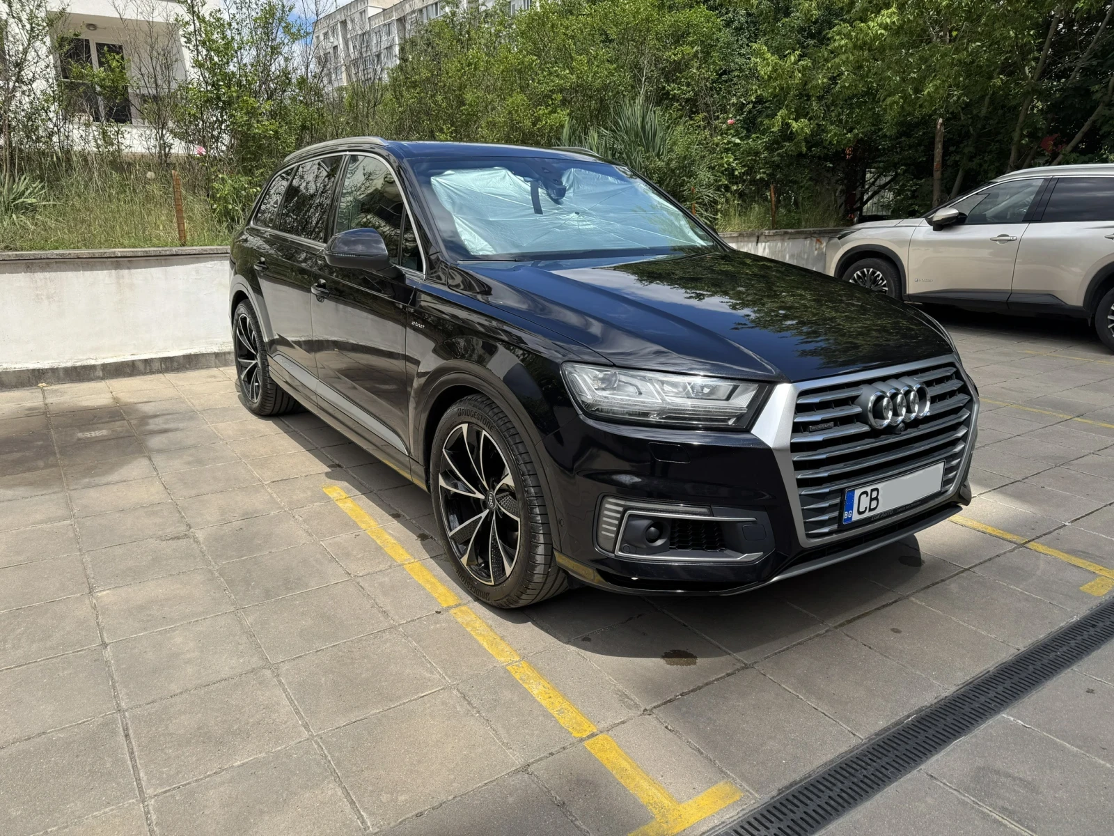 Audi Q7 e-tron 3.0TDI | 360 | HeadUp | Keyless | SoftClose, снимка 2 - Автомобили и джипове - 55769547