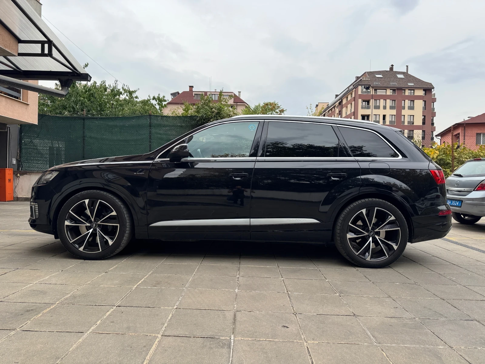 Audi Q7 e-tron Plug-In| 360 | HeadUp | Keyless | SoftClose, снимка 3 - Автомобили и джипове - 55769547