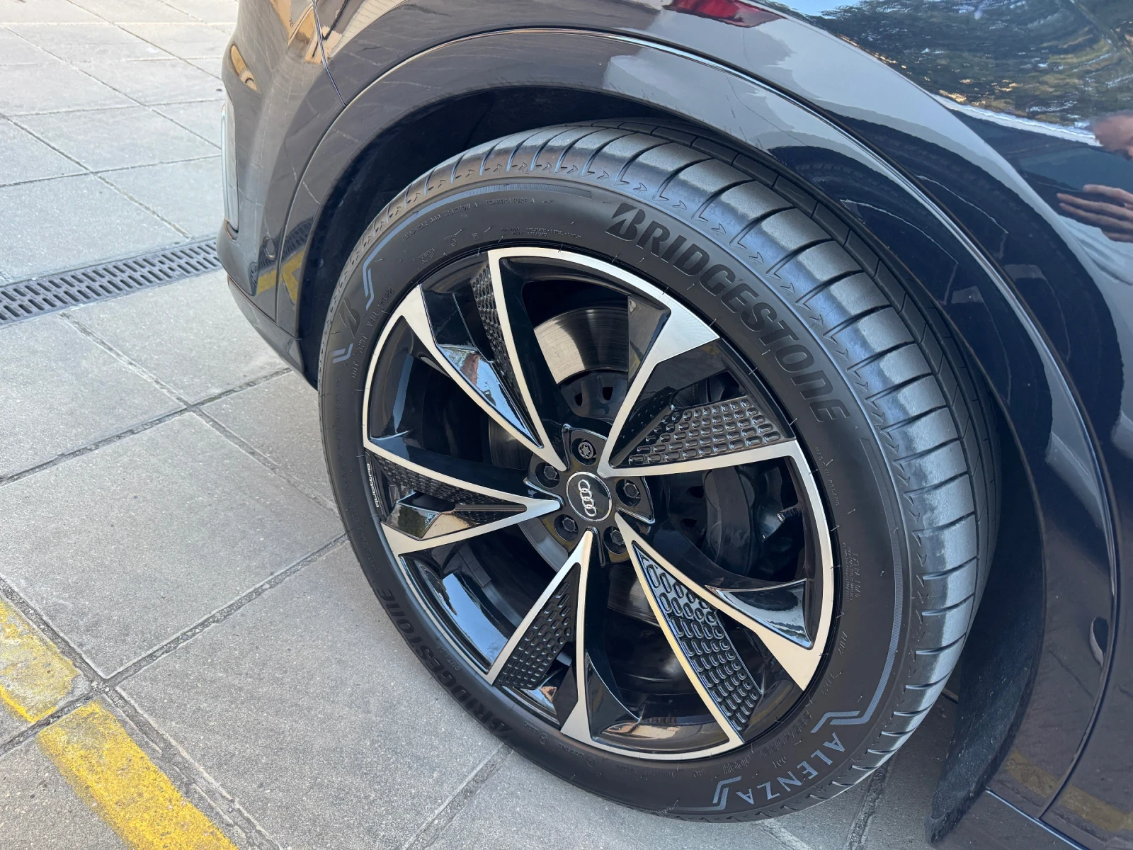 Audi Q7 e-tron 3.0TDI | 360 | HeadUp | Keyless | SoftClose, снимка 7 - Автомобили и джипове - 55769547