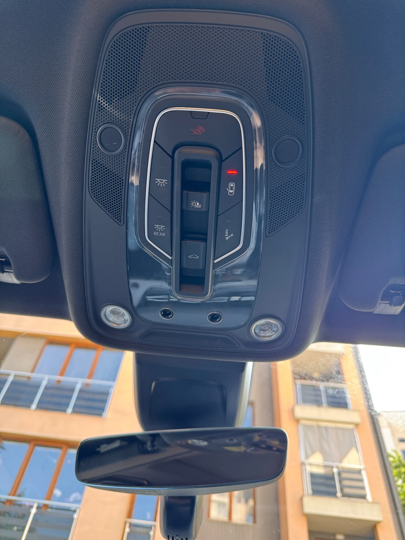 Audi Q7 e-tron 3.0TDI | 360 | HeadUp | Keyless | SoftClose, снимка 11 - Автомобили и джипове - 55769547