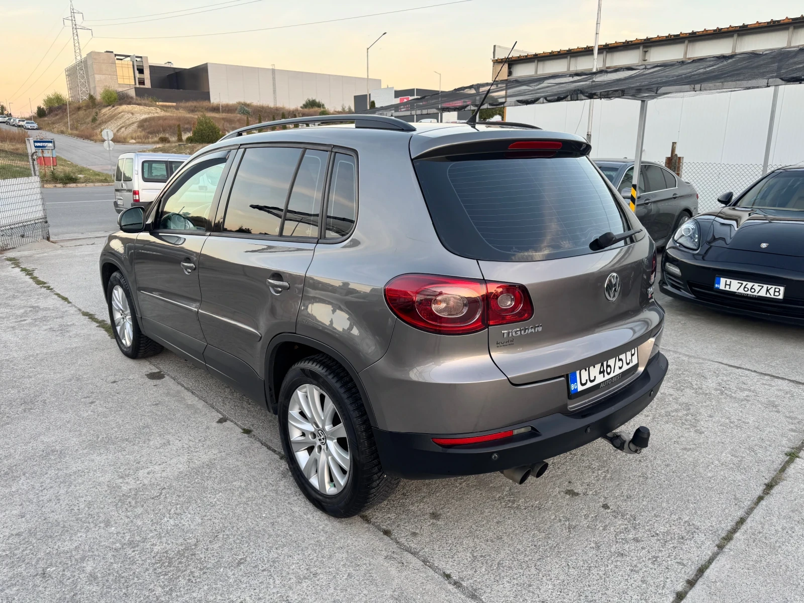 VW Tiguan 4MOTION, снимка 8 - Автомобили и джипове - 56600012