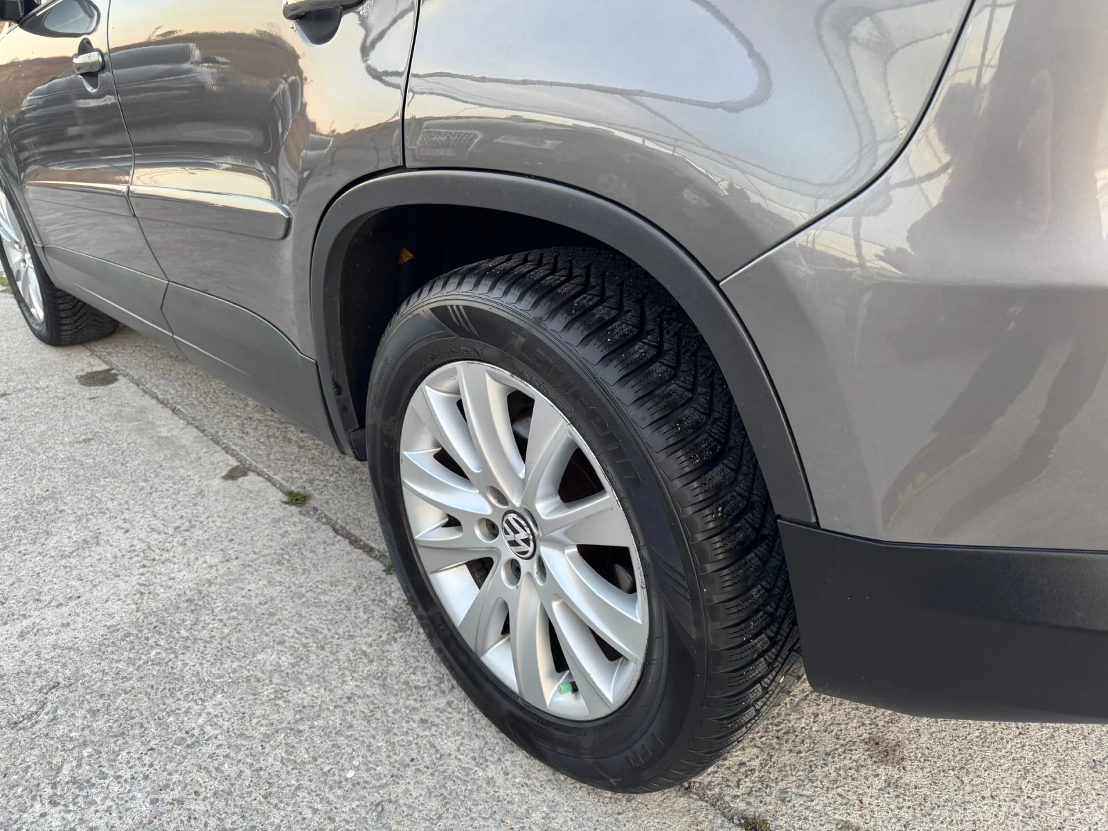 VW Tiguan 4MOTION, снимка 9 - Автомобили и джипове - 56600012