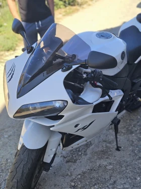 ����� �� �������� �� Yamaha YZF-R1