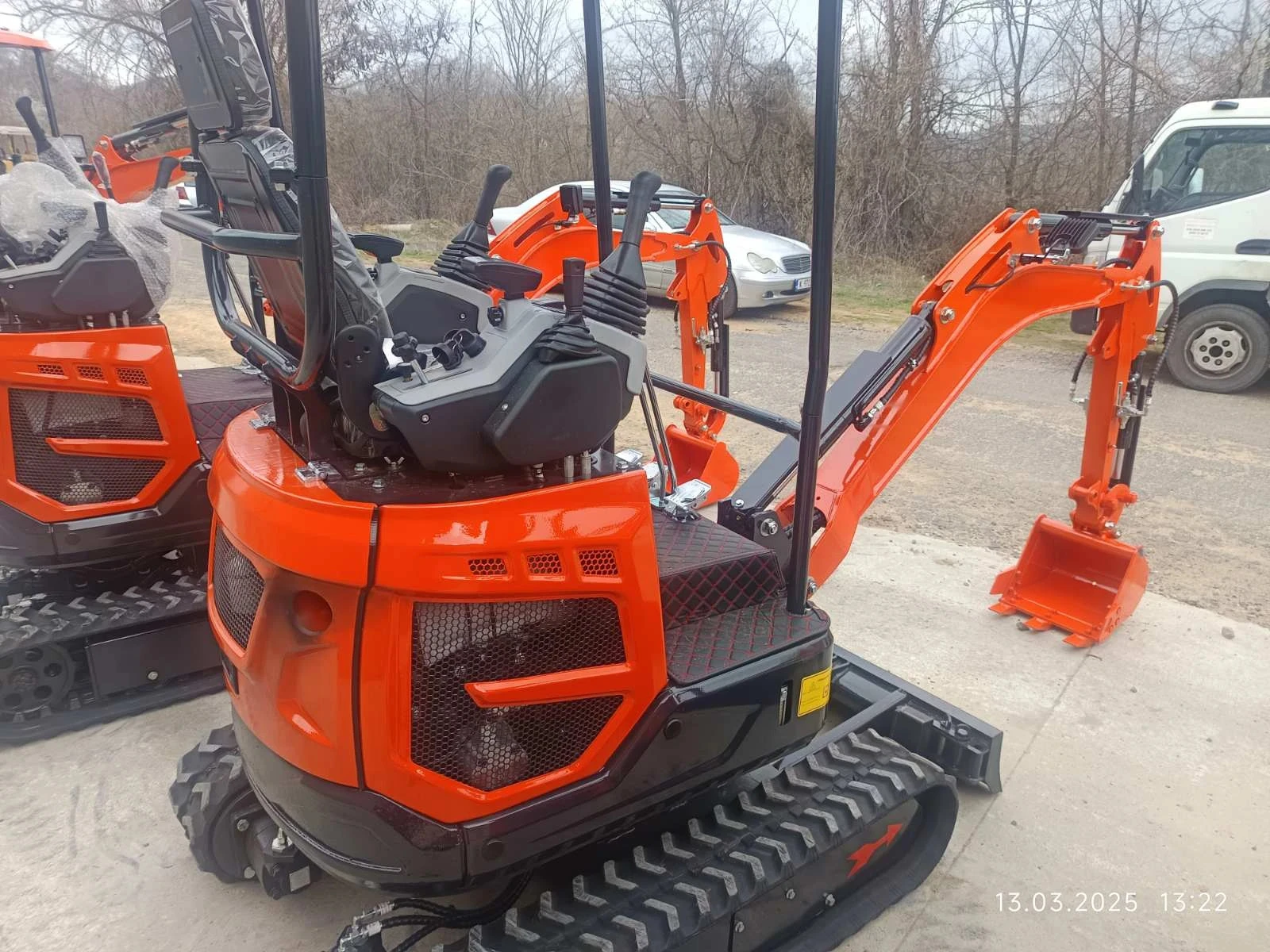 Багер Kobelco 1, 8 тон Чисто Нови - изображение 3