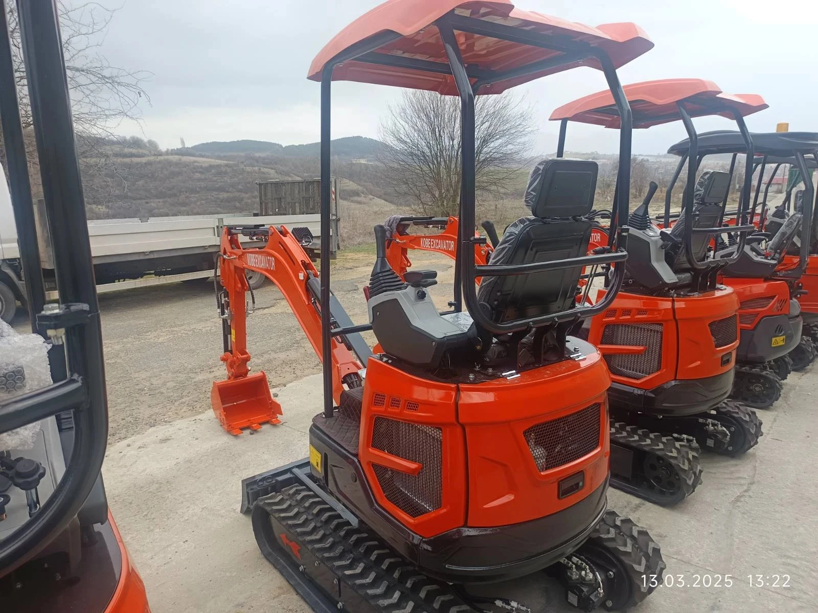 Багер Kobelco 1, 8 тон Чисто Нови - изображение 4
