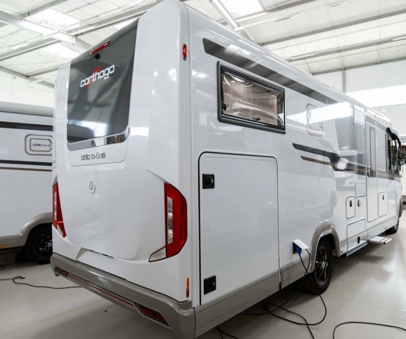 Кемпер Carthago   Chic C - line l 4.9LE  L MB Sprinter , снимка 3 - Каравани и кемпери - 52007634